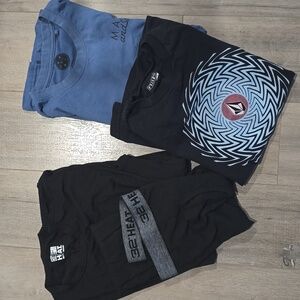 Boys Black Thermal Underwear Set And 1 Mens Sm Volcom T Shirts